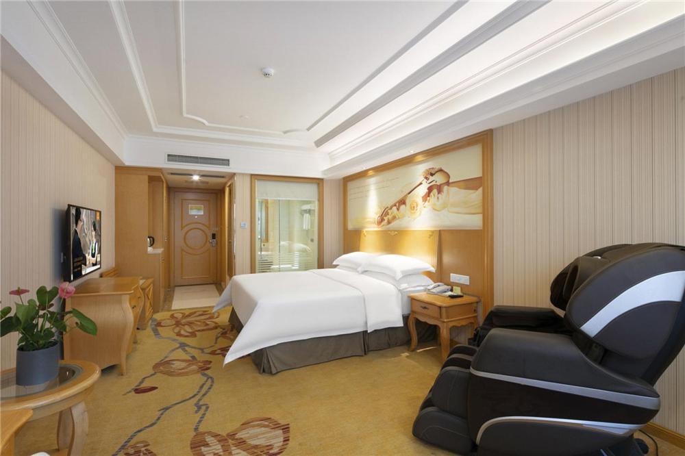 Vienna Hotel Zhengzhou Zhongyuan Futa Экстерьер фото